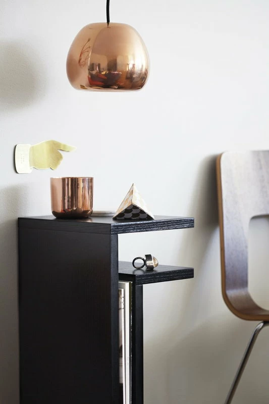 F-shelf, left, oak Coupon ✔️ Maze F-shelf, Left, Oak ❤️ -Muuto Shop 1624 F shelf Black Closeup Int 72dpi 2048x2048 3