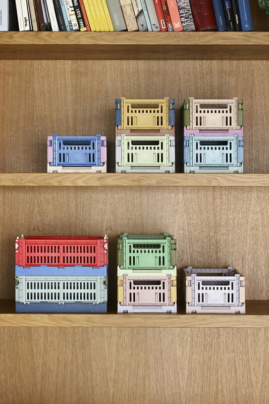 Colour Crate Mix, S, recycled plastic, olive - powder Outlet ⌛ HAY Colour Crate Mix, S, Recycled Plastic, Olive - Powder ???? -Muuto Shop HAY Colour Crate Mix family 02 5