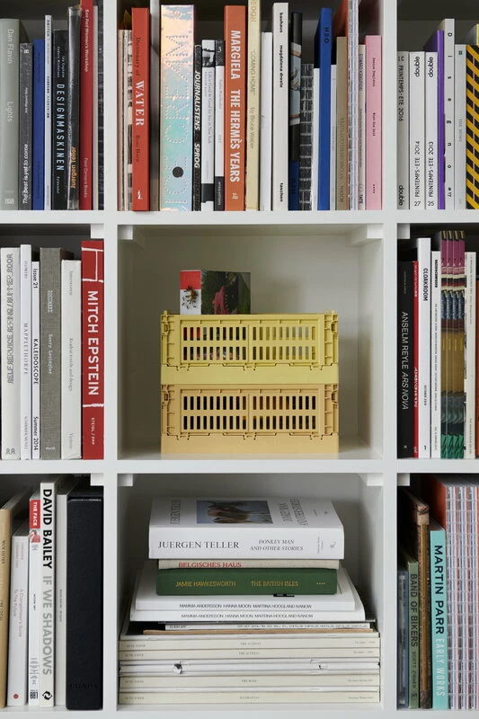 Colour Crate, S, recycled plastic, golden yellow Brand new ???? HAY Colour Crate, S, Recycled Plastic, Golden Yellow ???? -Muuto Shop HAY Colour Crate S dusty yellow golden yellow