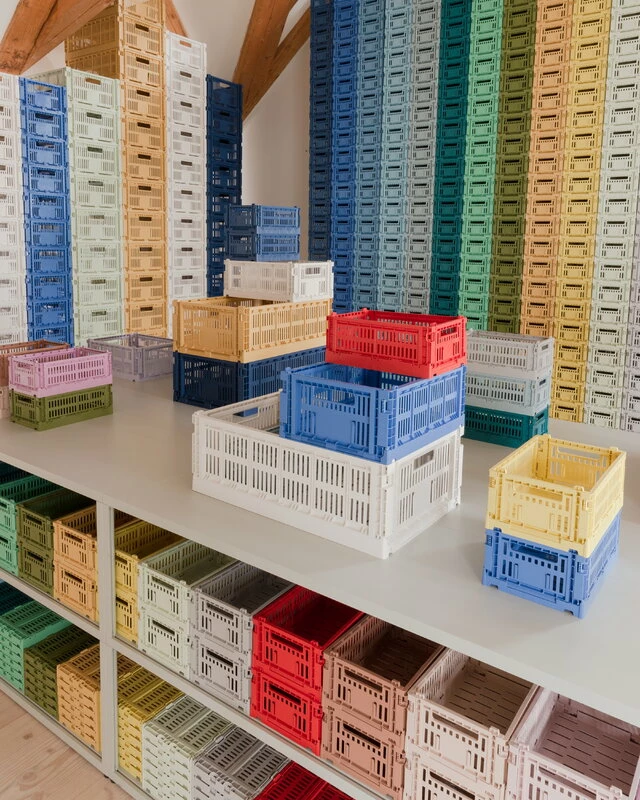 Colour Crate, L, recycled plastic, golden yellow Coupon ???? HAY Colour Crate, L, Recycled Plastic, Golden Yellow ✨ -Muuto Shop HAY Colour Crate family 03 4