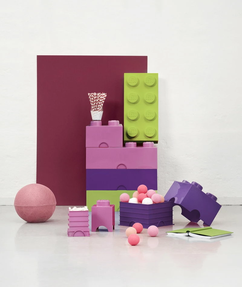 Lego Storage Brick 8, medium pink Budget ✨ Room Copenhagen Lego Storage Brick 8, Medium Pink ???? -Muuto Shop LEGO Storage Lifestyle image262 4