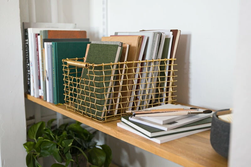 Rectangular 15 wire basket, brass Best reviews of ???? Korbo Rectangular 15 Wire Basket, Brass ???? -Muuto Shop Rectangular Bokhylla detalj 01 2