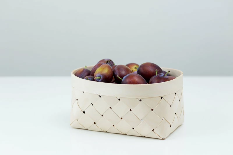 Viilu birch basket, oval, S Deals ???? Verso Design Viilu Birch Basket, Oval, S ???? -Muuto Shop VIILU Oval S 2B plums