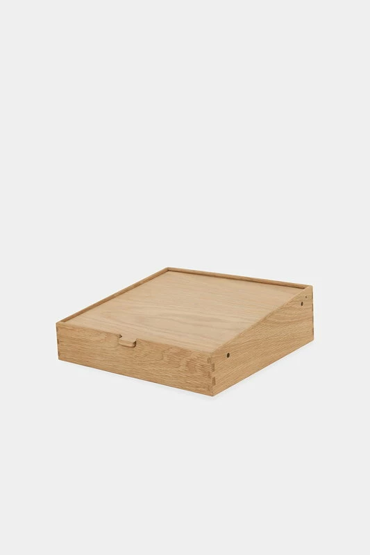 Beauty Box, oiled oak Outlet ???? Klassik Studio Beauty Box, Oiled Oak ???? -Muuto Shop oiled oak mirror box 1